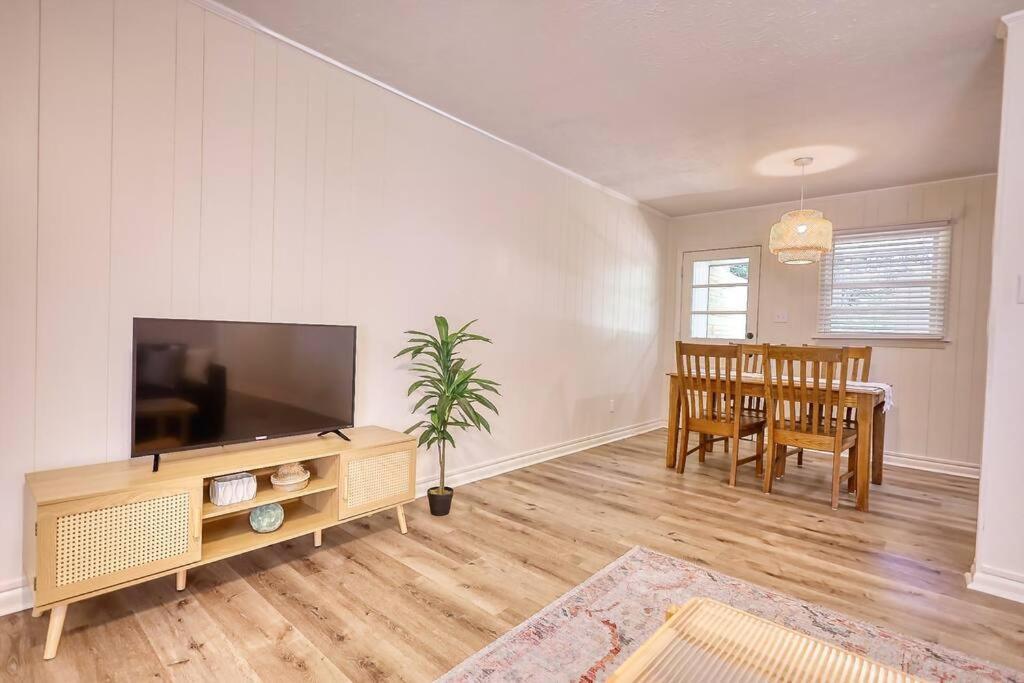 The Bohemian 1/2 Mi From Covington Square Villa Екстериор снимка